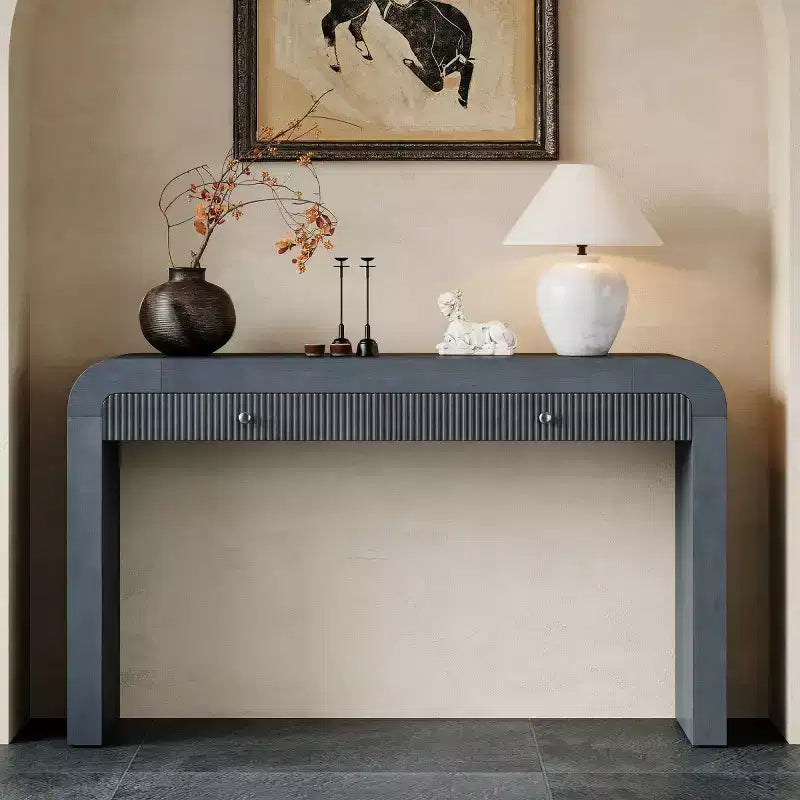 Console d'entrée rustique avec tiroirs, table de couloir aspect bois avec façade de tiroir cannelée, coins arrondis