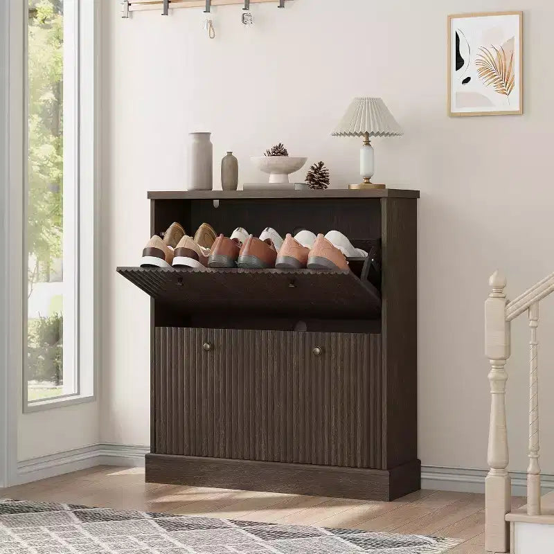 Meuble à chaussures en bois autoportant avec 2 tiroirs basculants, Organisateur de chaussures moderne et étroit en forme de vague avec étagères réglables, pour entrée, salon, couloir