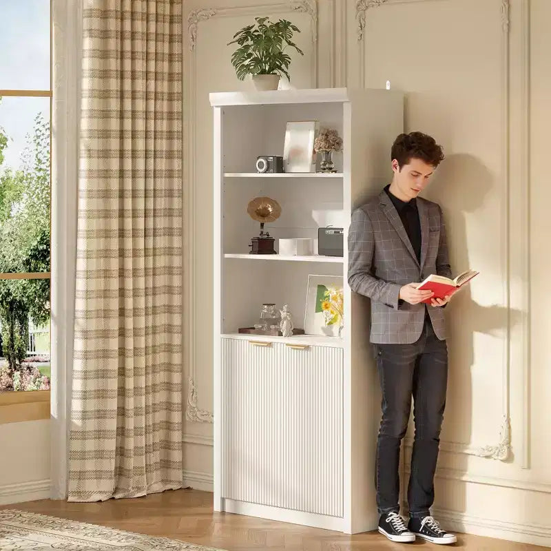 Bibliothèque haute de 71 po avec armoire, bibliothèque en bois à 5 niveaux avec étagères réglables, grande étagère de rangement pour bureau à domicile, salon