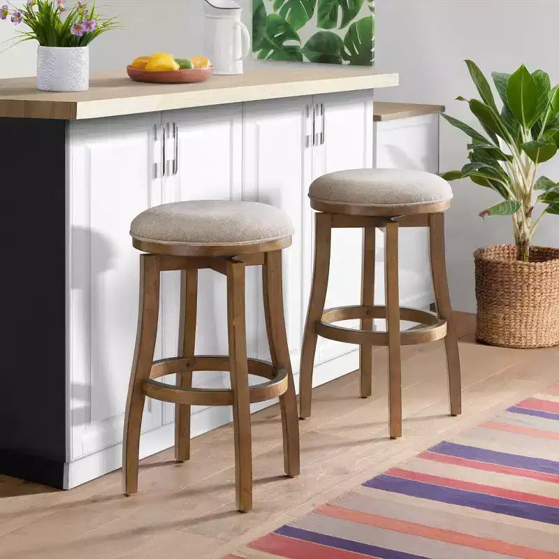 Lot de 2 tabourets de bar rembourrés en polyester marron, structure en bois d'hévéa, hauteur d'assise fixe 76 cm